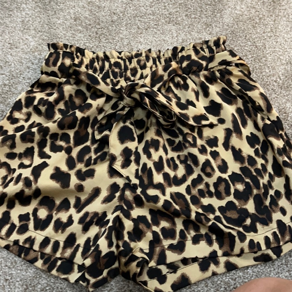 Leopard Shorts with pockets and tie belt